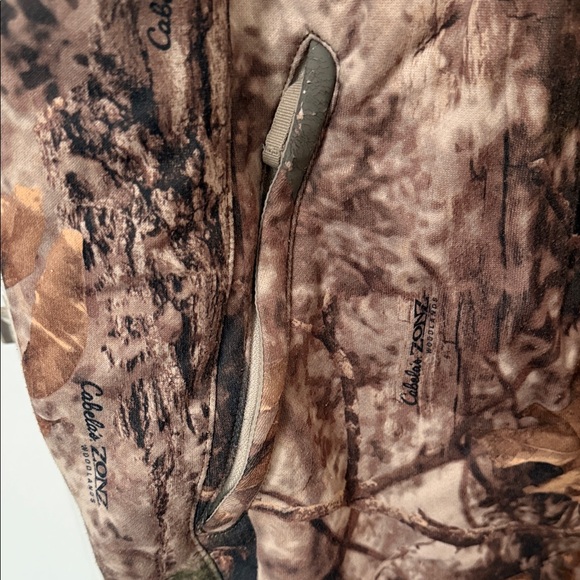 Cabela's Woodland Camo Vest - Picture 5 of 11